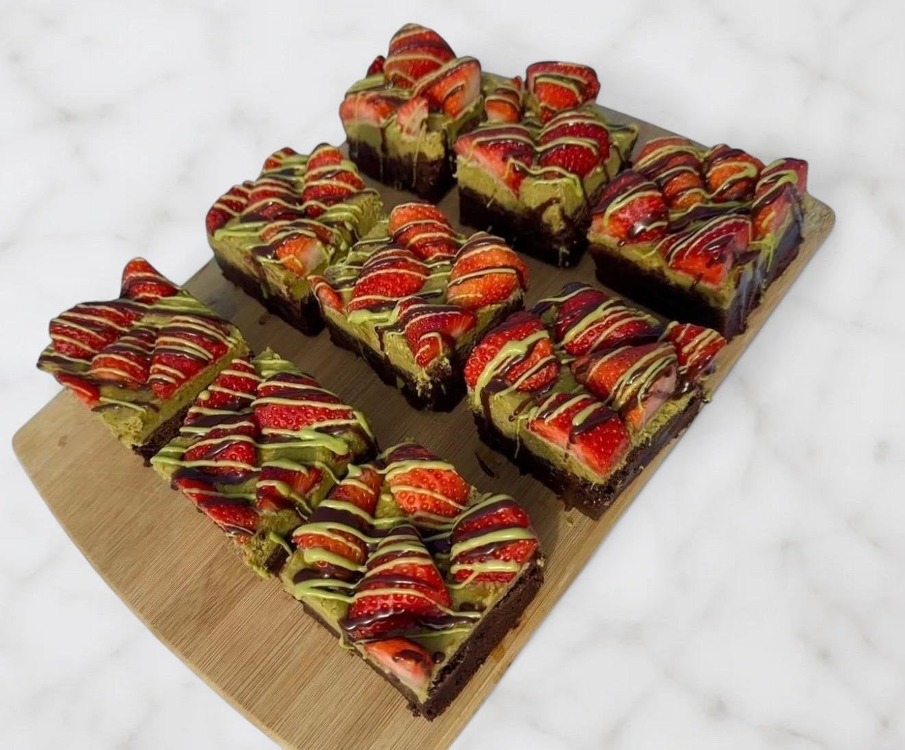 Dubai Chocolate Strawberry Brownie
