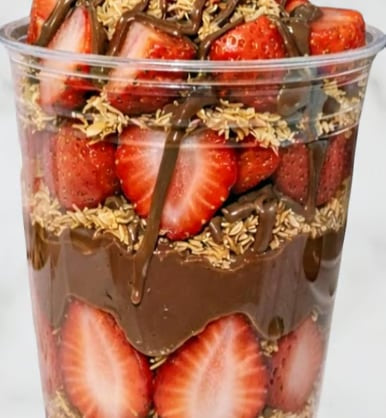 Viral Dubai Strawberry Chocolate Cup